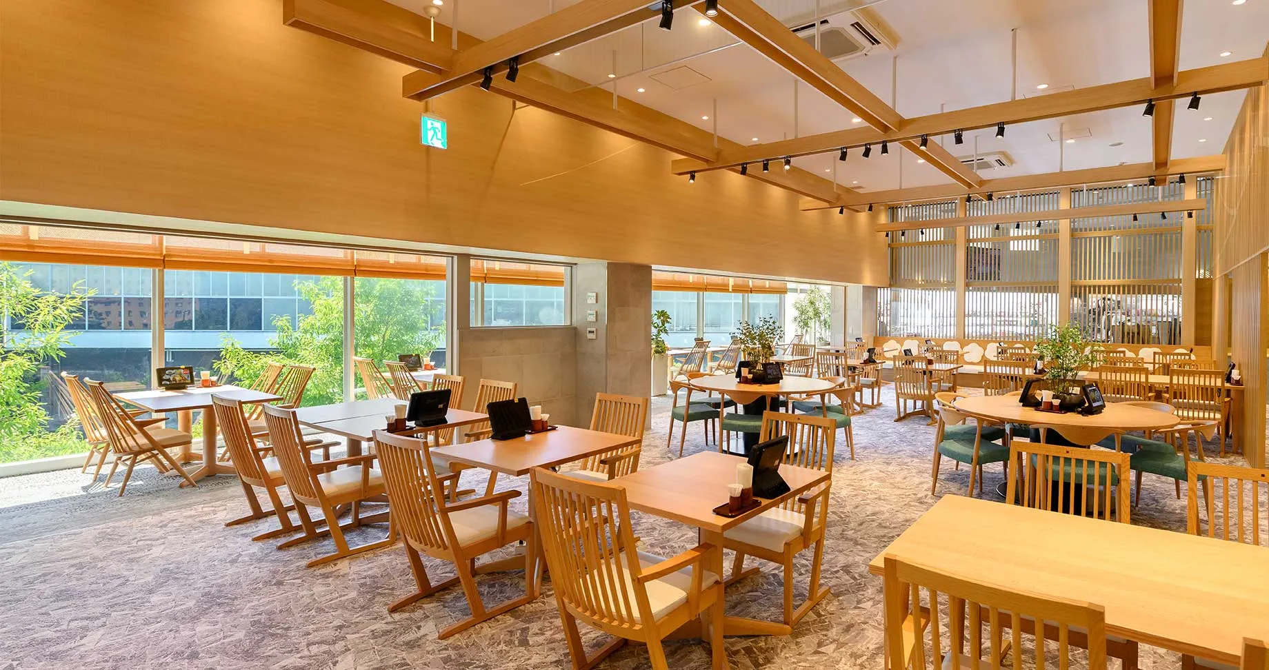 【レストランみあれ】ホール一例